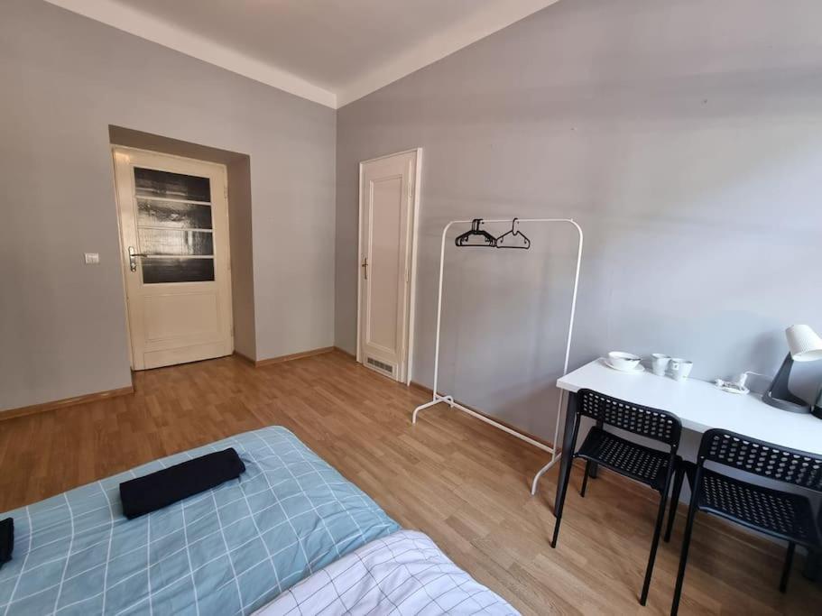 Fantastic Krk - Kr6 Room D Krakau Buitenkant foto